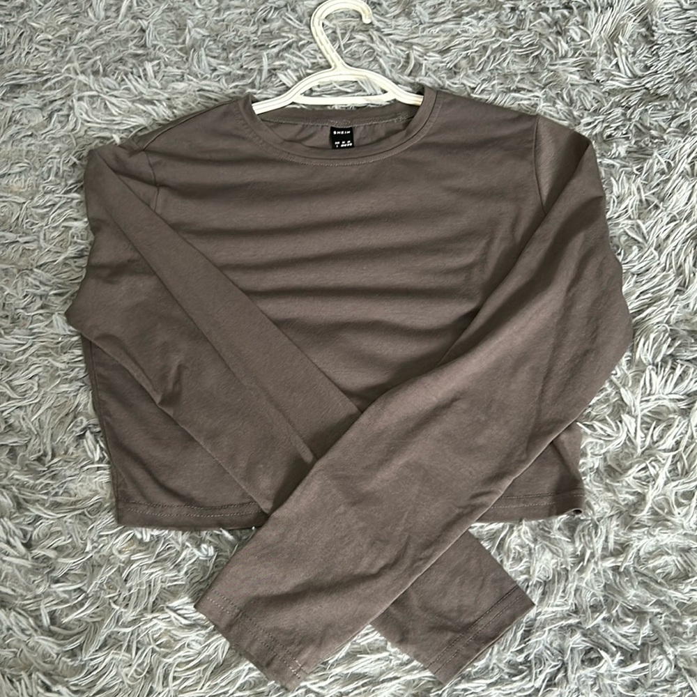 SHEIN Gray Long Sleeved Cropped Top